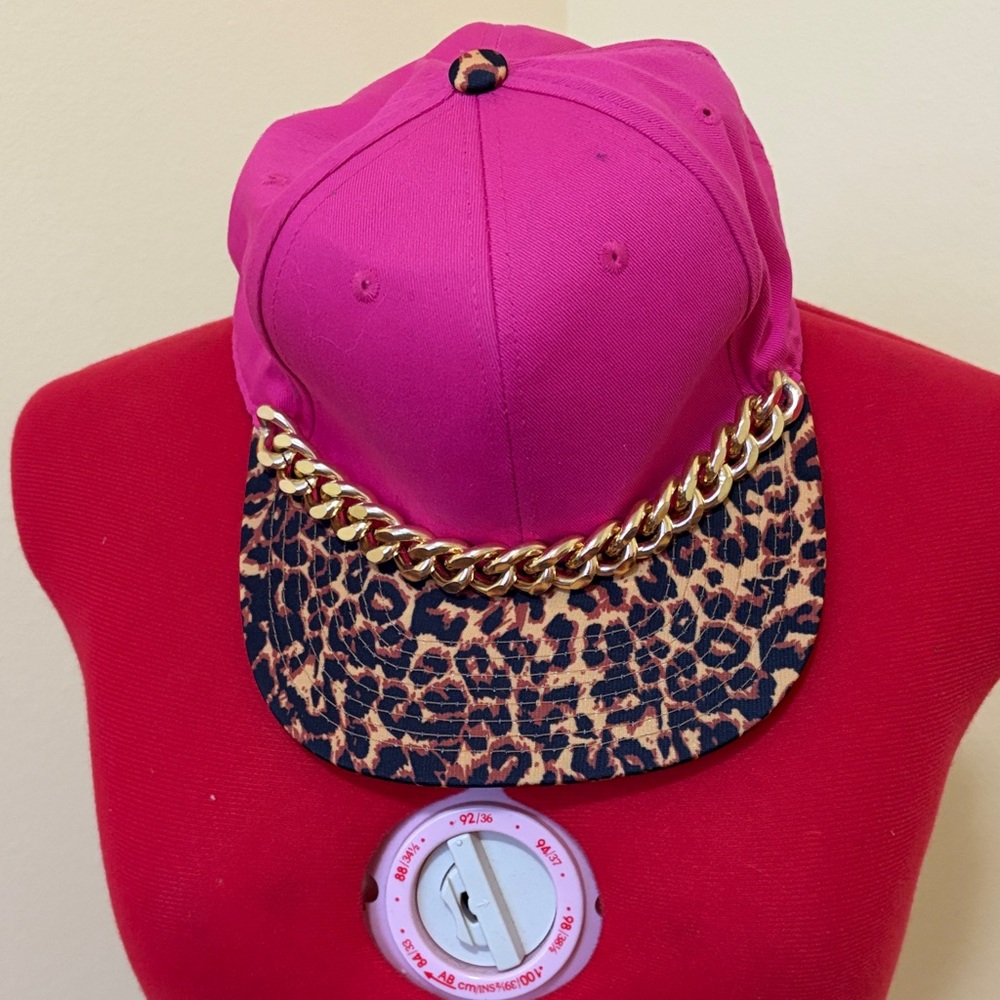 Stylish Pink and Leopard Print Cap with Gold Chain
